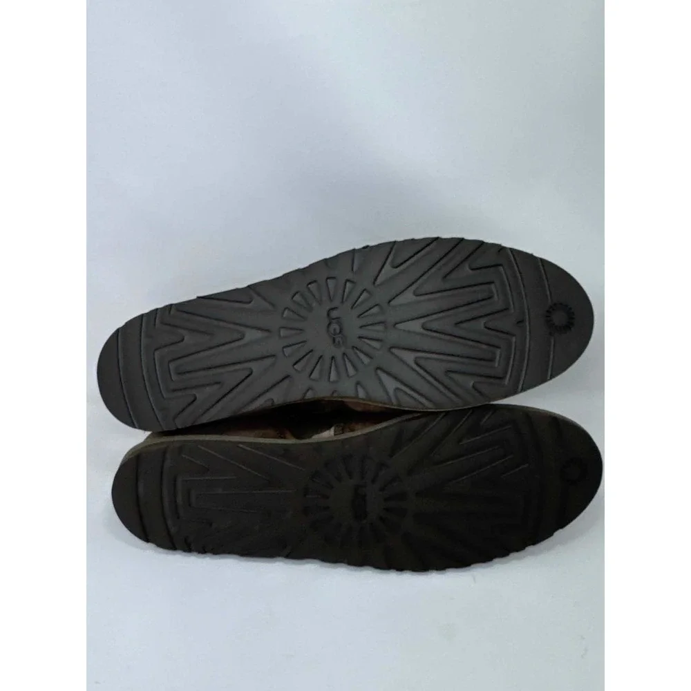 UGG **new without
